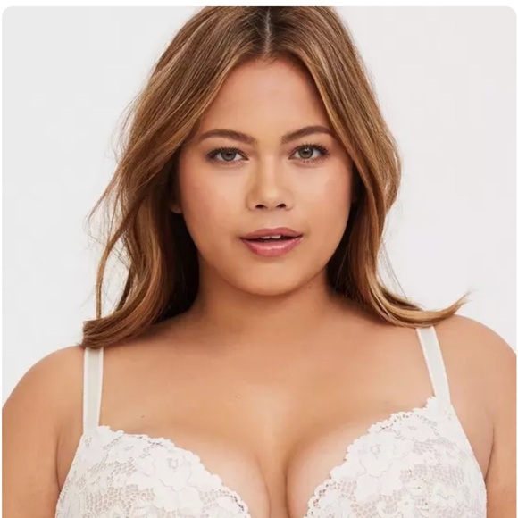 Torrid Cream Lace Bra Intimates & Sleepwear - Picture 2 of 9